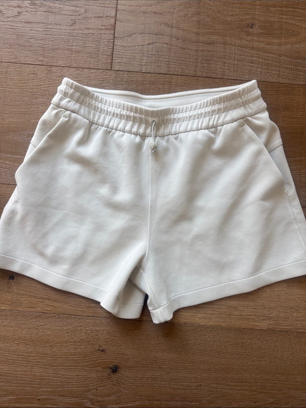 Lululemon Women's Cream Cozy Drawstring Shorts